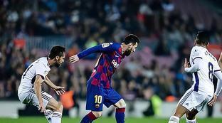 在足球比赛 在足球比赛